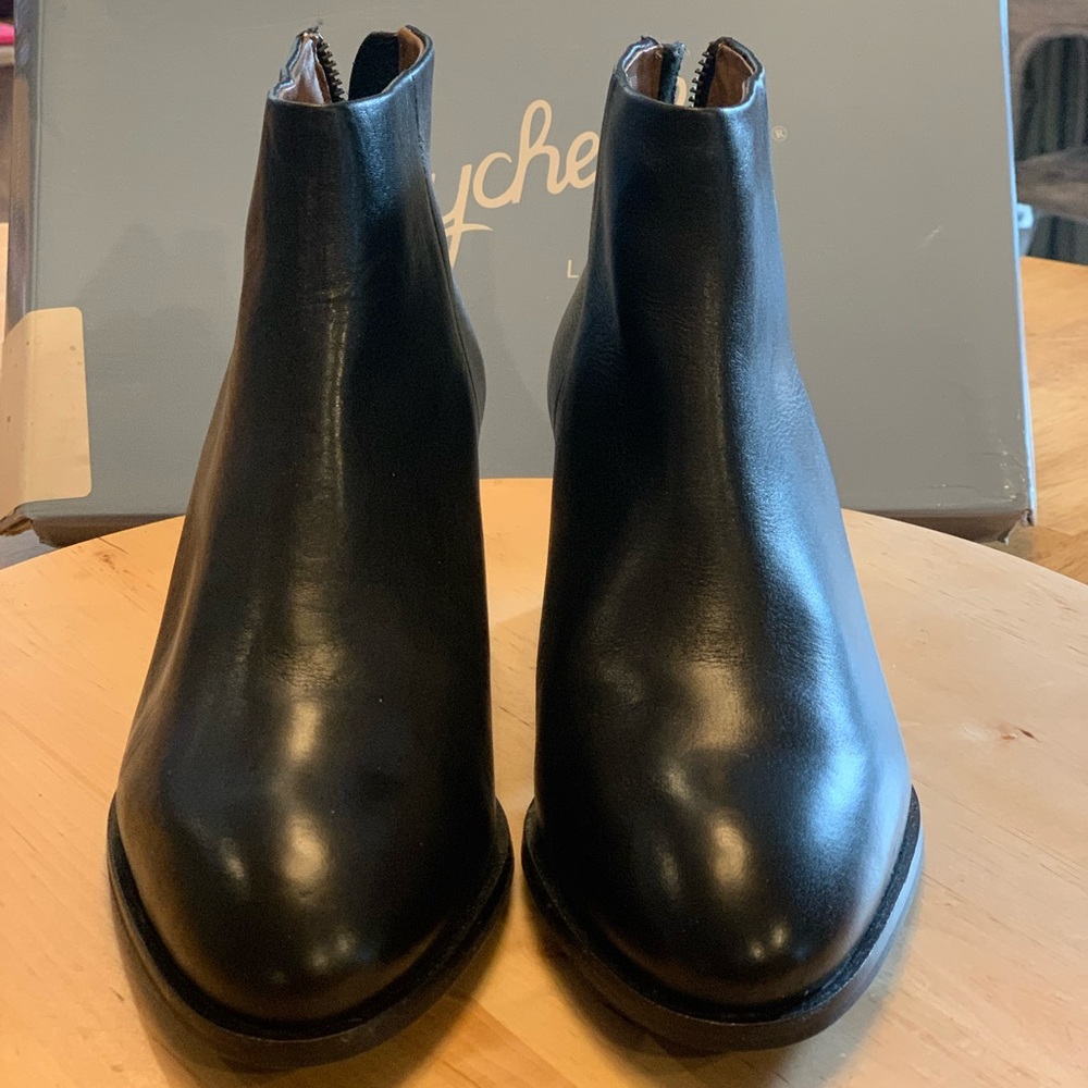 Black Leather Boots by Seychelles 7.5